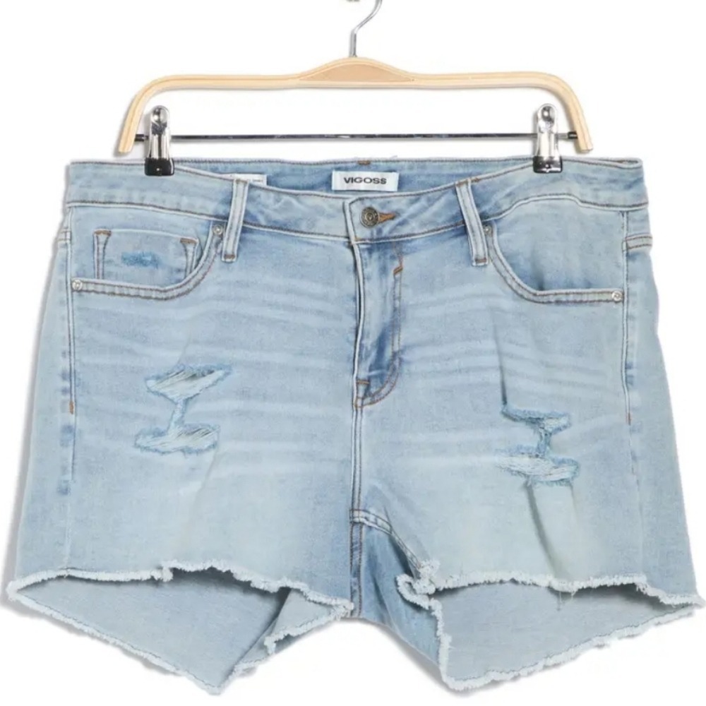 Distressed Denim Shorts Women 24W Light Wash Raw Hem Mid Rise Summer Vigoss